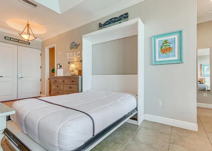 Pensacola Beach Penthouse With View And Pool Access!